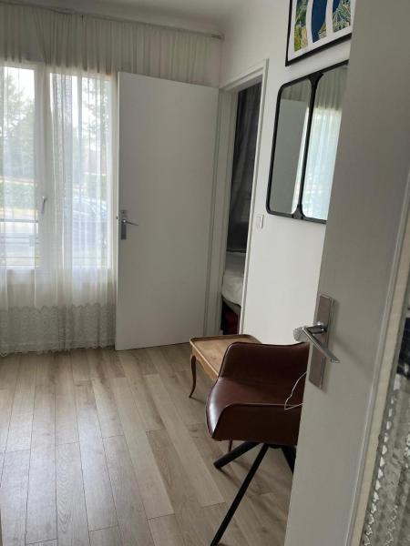 A la foto es mostra l'objecte Cozy studio 12 minutes de Paris Montparnasse situat a la ciutat de Meudon.