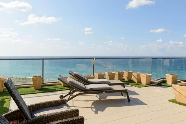 Jacuzzi Penthouse with wide Sea View in Natanya, Netanya