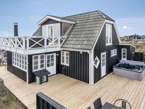 Na fotografii je vidět objekt Holiday Home Venla - from the sea by Interhome nacházející se ve městě Ringkobing.