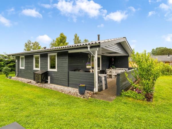 På billedet ses objektet Holiday Home Alste - 900m from the sea by Interhome beliggende i byen Hals.