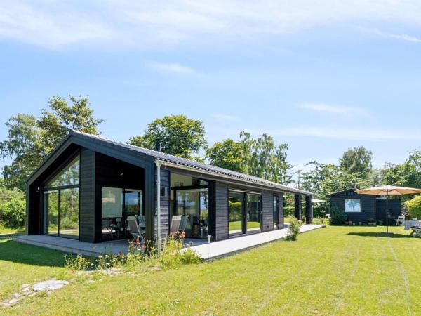 Na fotografii je vidět objekt Holiday Home Huldrik - 100m from the sea by Interhome nacházející se ve městě Martofte.