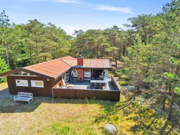 A la foto es mostra l'objecte Holiday Home Bothilda - 950m from the sea by Interhome situat a la ciutat de Neksø.