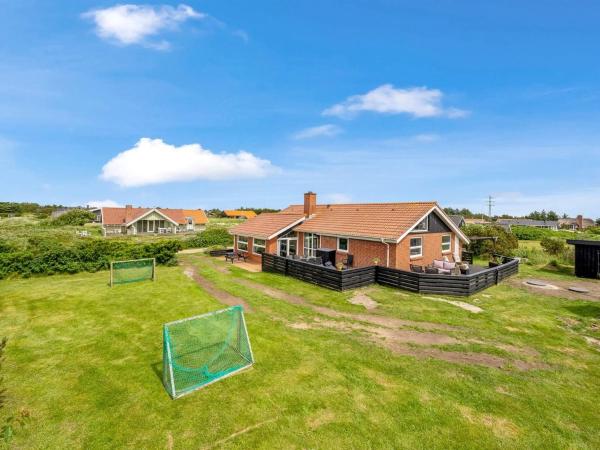 Na fotografii je vidět objekt Holiday Home Elviira - 600m from the sea by Interhome nacházející se ve městě Ringkobing.
