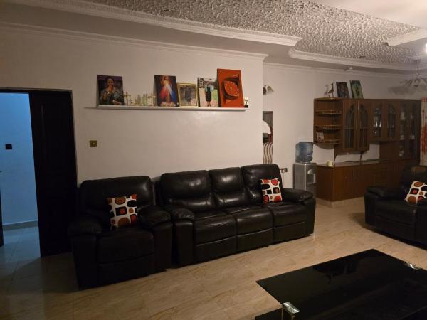 Na zdjęciu widoczny jest obiekt 3 bedroom fully furnished bnb położony w mieście Eldoret.