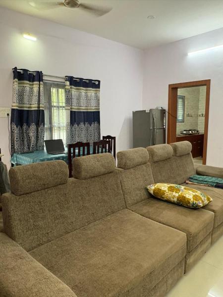 The photo shows the Independent house Prime location located in the city of Kāraikkudi.