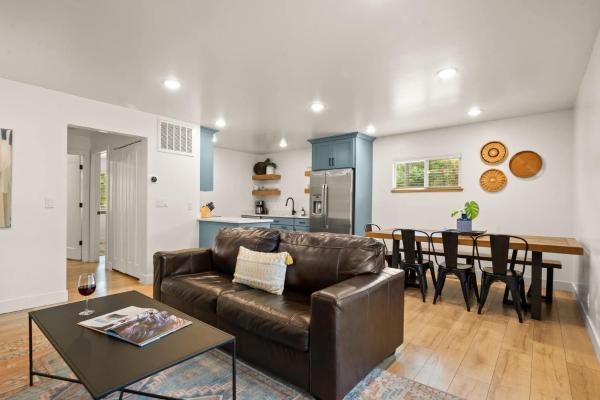 A la foto es mostra l'objecte Near Downtown Stylish 2BR With Amazing Patio - 5 situat a la ciutat de Moab.
