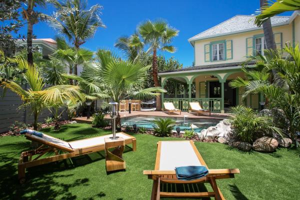 Στη φωτογραφία φαίνεται το αντικείμενο Plage de la BaieOrientale - Villa d'exception 6p - Piscine privée που βρίσκεται στην πόλη Orient Bay.