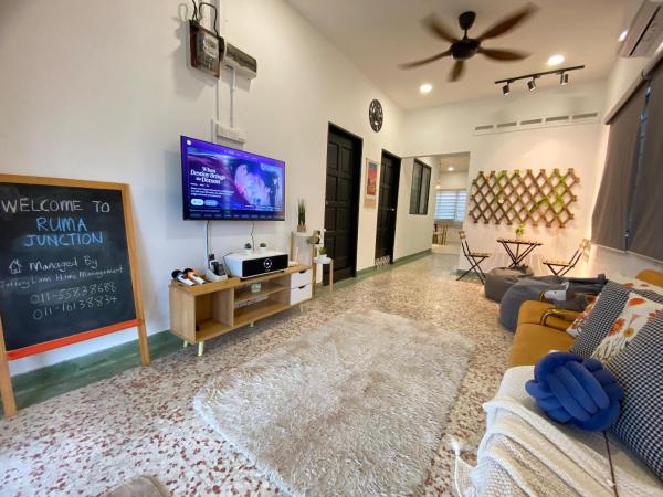 På billedet ses objektet Ruma Junction Ujong Pasir by Jeffery Lam Home Management beliggende i byen Kampong Pasir.