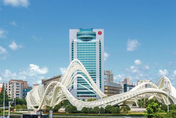 På billedet ses objektet Ramada Plaza Optics Valley Hotel Wuhan (Best of Ramada Worldwide) beliggende i byen Wuhan.