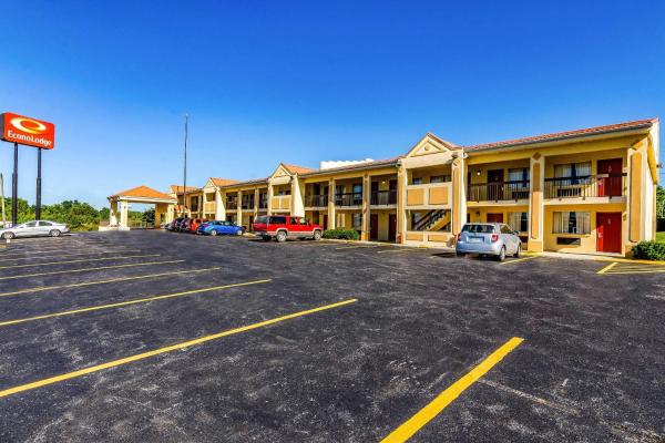 Na foto é possível ver o objeto Econo Lodge Christiansburg-Blacksburg I-81 localizado na cidade de Christiansburg.