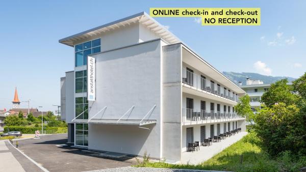 Na zdjęciu widoczny jest obiekt Anstatthotel Goldau - self-check-in położony w mieście Steinen.