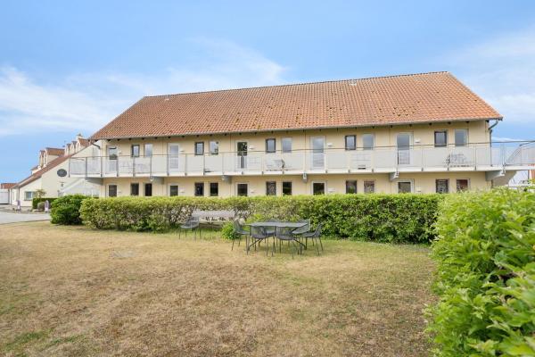 A la foto es mostra l'objecte Karrebaeksminde Strandhotel situat a la ciutat de Karrebæksminde.
