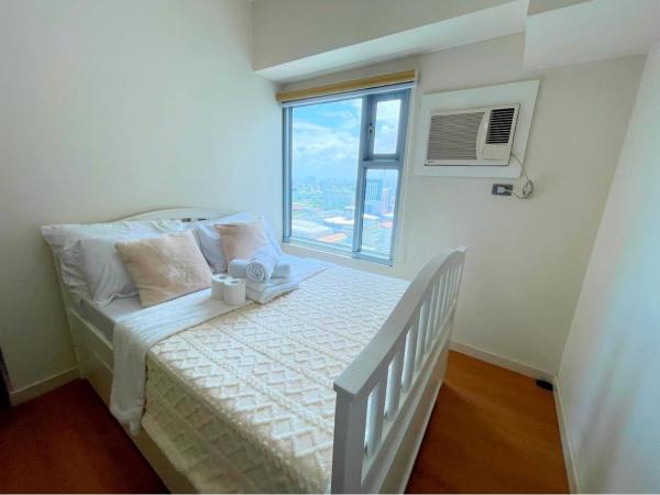 A la foto es mostra l'objecte Condo for Short Stay in Ermita near SLMEC & US Embassy situat a la ciutat de Manila.