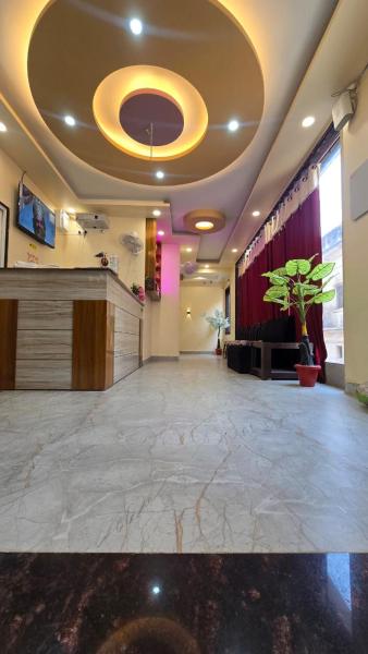 Auf dem Foto ist das Objekt Hotel Ramayanam palace in der Stadt Ayodhya zu sehen.