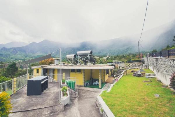 Maison charmante à Cilaos avec vue sur la montagne, cheminée, Cilaos