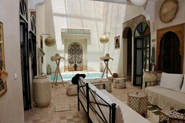 A la foto es mostra l'objecte Riad Dar Familya situat a la ciutat de Marràqueix.