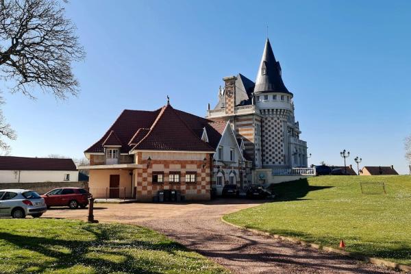 A la foto es mostra l'objecte Proche Valenciennes - Appartement 24 m2 dans dépendances château situat a la ciutat de Maing.
