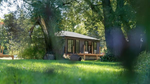 A la foto es mostra l'objecte 2-bedroom Lake Front Cottage in Harwood ON #2 situat a la ciutat de Harwood.