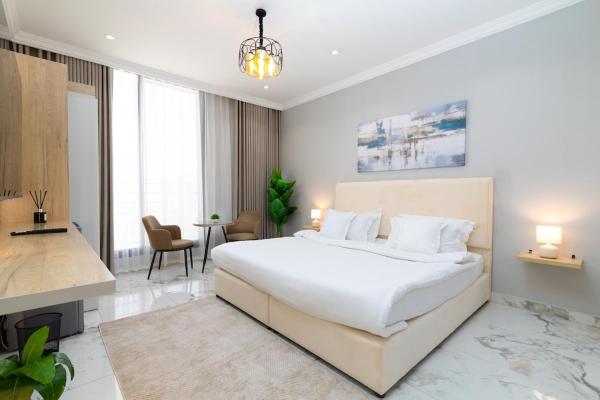 The photo shows the Cozy and luxury Studio - Near the sea located in the city of Dammam.