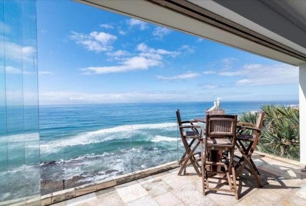 3 Bedroom Beachfront Apartment - Dolphin Coast