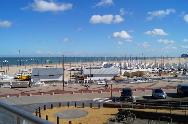 Seaview 2-bedroom Apartment Goldeneye With Private Garage In Duinbergen - Bruges