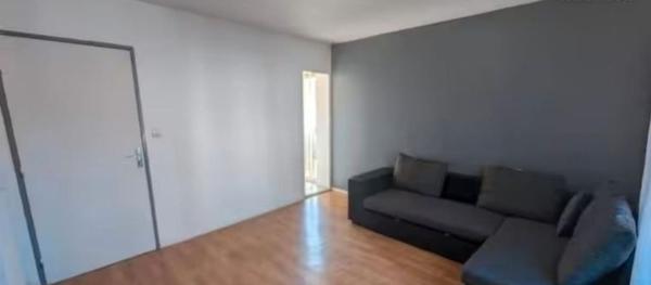 A la foto es mostra l'objecte F2 au calme situat a la ciutat de Perpinyà.