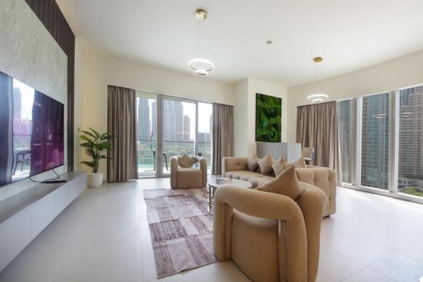 Foto 2: 3BR + Maids Elegance with Burj & Fountain Views