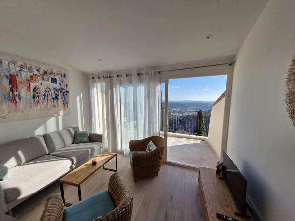 A la foto es mostra l'objecte Appartement climatisé avec terrasse et vue panoramique situat a la ciutat de Opio.