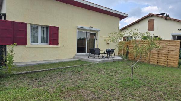 A la foto es mostra l'objecte Maison de ville situat a la ciutat de Gousse.