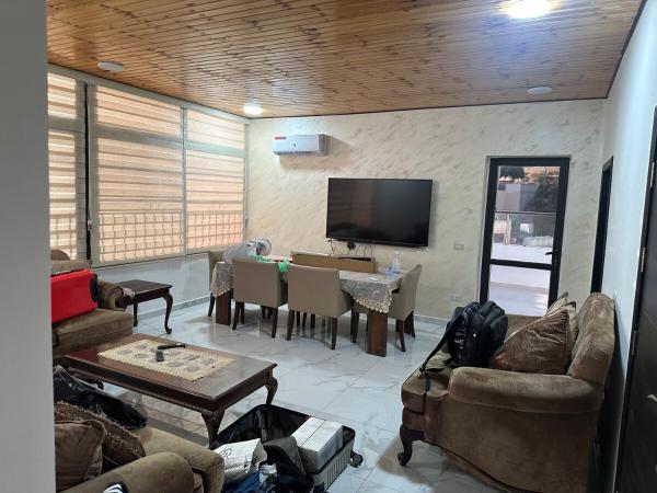 På billedet ses objektet New Rooftop 3 bedroom furnished apartment- Super deluxe beliggende i byen Amman.