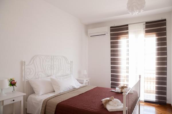 A la foto es mostra l'objecte Sui tetti b&b situat a la ciutat de Alcamo.