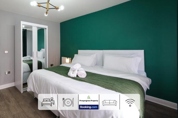 A la foto es mostra l'objecte 2 BDR House By Prospergress Property Short Lets & Serviced Accommodation Coventry With Free Parking and Large Garden Patio situat a la ciutat de Coventry.