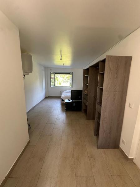 A la foto es mostra l'objecte Studio dans une maison 3 situat a la ciutat de Aulnay-sous-Bois.
