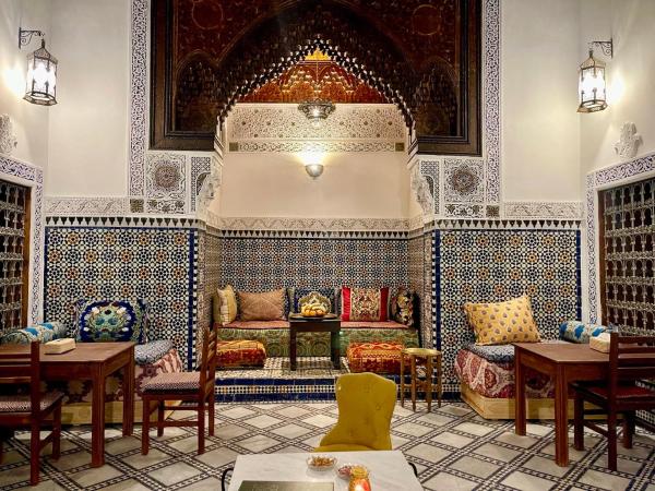 A la foto es mostra l'objecte Rooms in Dar Drouj, a special 14th century house Riad situat a la ciutat de Fes.