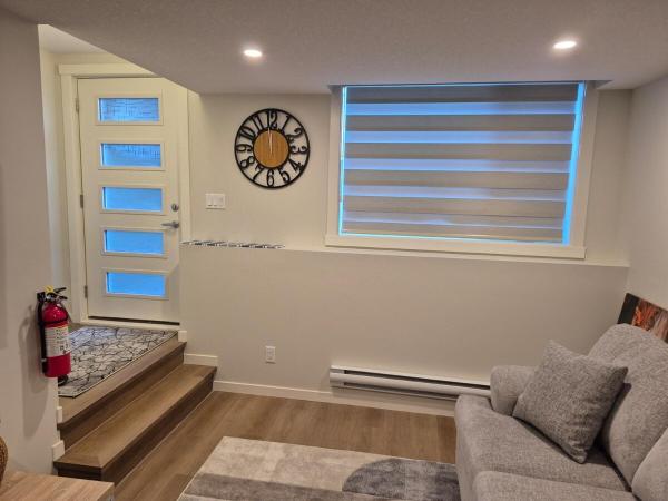 A la foto es mostra l'objecte Superb 1-Bdr Apt in New Condo situat a la ciutat de Calgary.