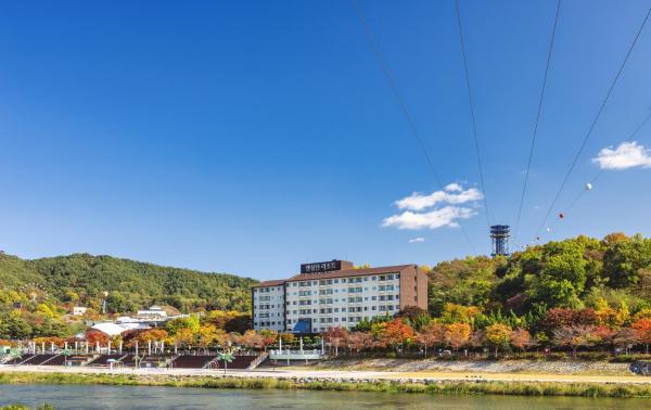 Na fotografii je vidět objekt KensingtonResort JirisanNamwon nacházející se ve městě Namwon.