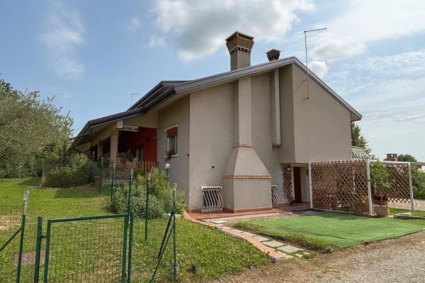 A la foto es mostra l'objecte Casa Vacanza L'oasi situat a la ciutat de Salzano.