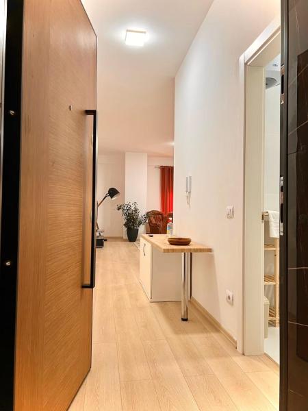 Kino Apartment, Tirana