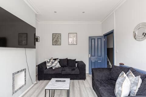 3Bed 2Bath house - Free Parking - Close to Everton & Liverpool FC- Managed by Chique Properties Ltd, Liverpool