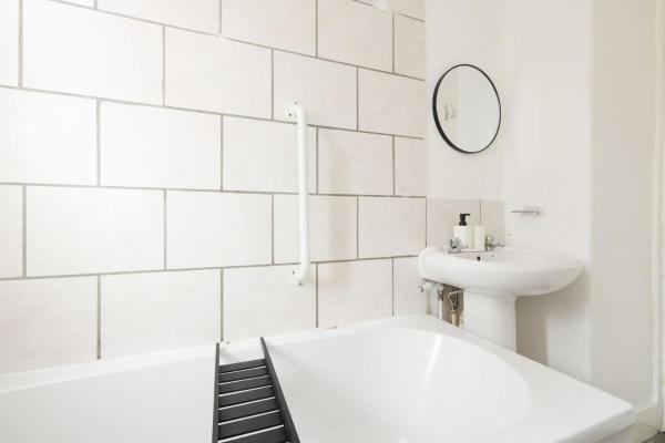 Billede 6: 4BR - 8 Beds - Free Parking - Long stay Discounts