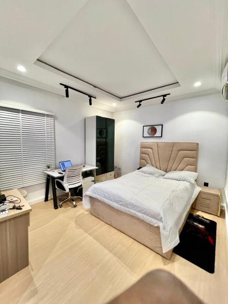 På billedet ses objektet Zaycroft Homes, cozy single room,wuye, 6mins from Wuse 2, Abuja beliggende i byen Abuja.
