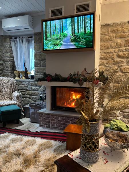Na fotografii je vidět objekt Stonehouse Karidis nacházející se ve městě Vatátsion.