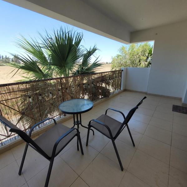 A la foto es mostra l'objecte Meneou Apartment situat a la ciutat de Dhromolaxia.