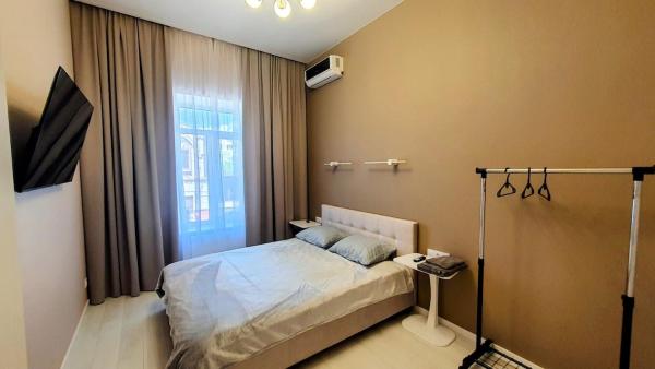 På bilden syns objektet 2 кімнатна квартира-студія в центрі Дніпра som ligger i staden Dnipro.