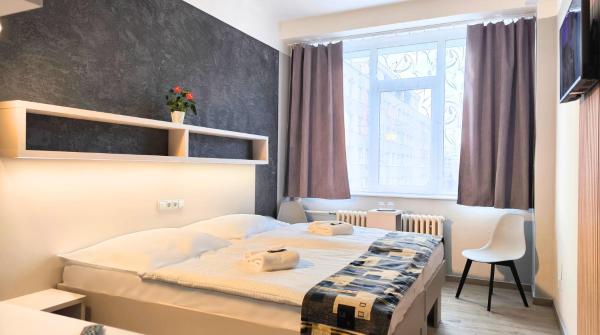 På billedet ses objektet Hotel Sport beliggende i byen Úžice.