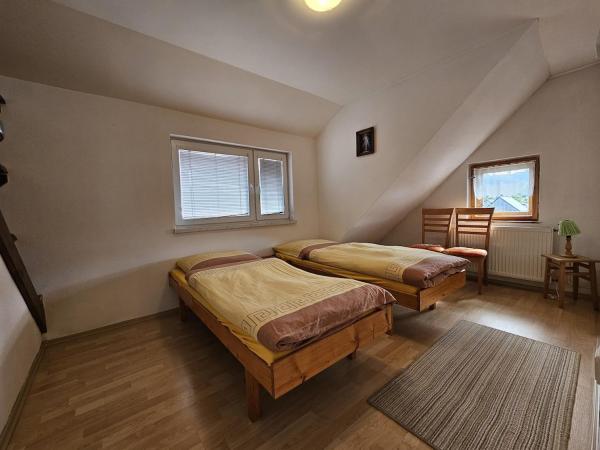 Фотография 3: Spacious accommodation by the mountains - 9 beds