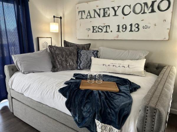 A la foto es mostra l'objecte TaneyComo-Topia situat a la ciutat de Branson.