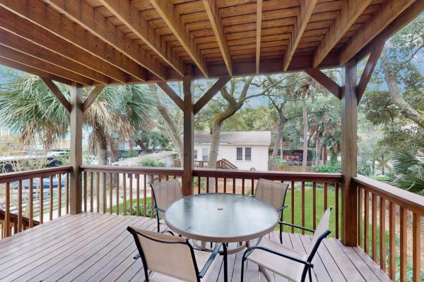 The Treehouse At 10th - Folly Beach, SC