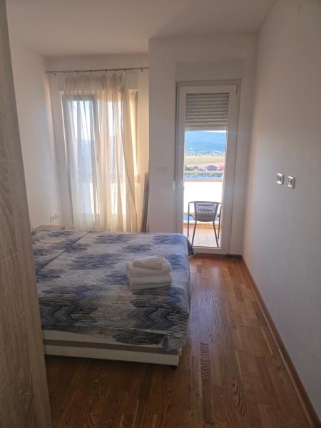 照片显示了位于Kruševac市的City kvart Delta apartment物件。
