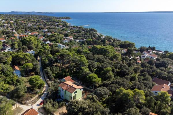 The photo shows the Apartment Silba 17603b located in the city of Premuda.